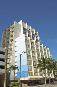 Vacation Rental in Honolulu picture of the entrance door.